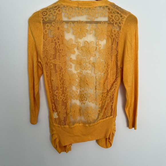 Mustard Yellow Lace Back Cardigan Floral Boho Lightweight Sweater Size M - Picture 5 of 6